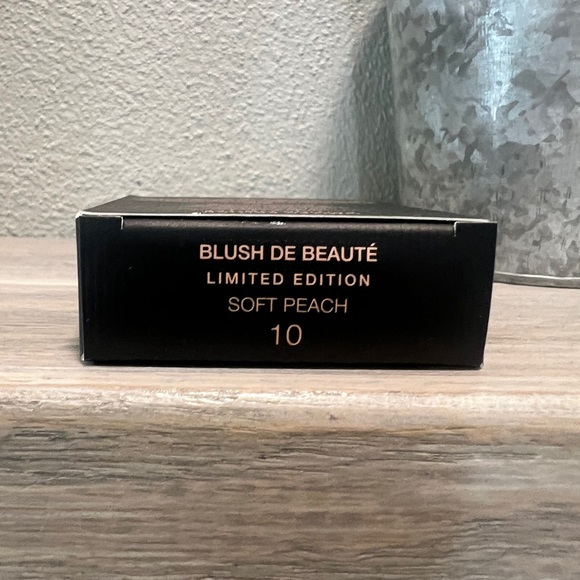 Gucci Limited Edition Soft Peach (10) Blush - Picture 7 of 7